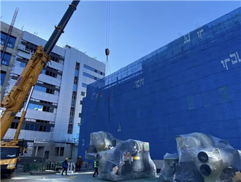 压力机吊装搬运_剪板机吊装搬运_折弯机吊装-北京联和伟业设备起重搬运公司